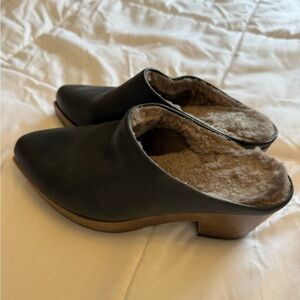 COCLICO Women’s Leather Fur Lined Kera Wood Clog Black Size 7